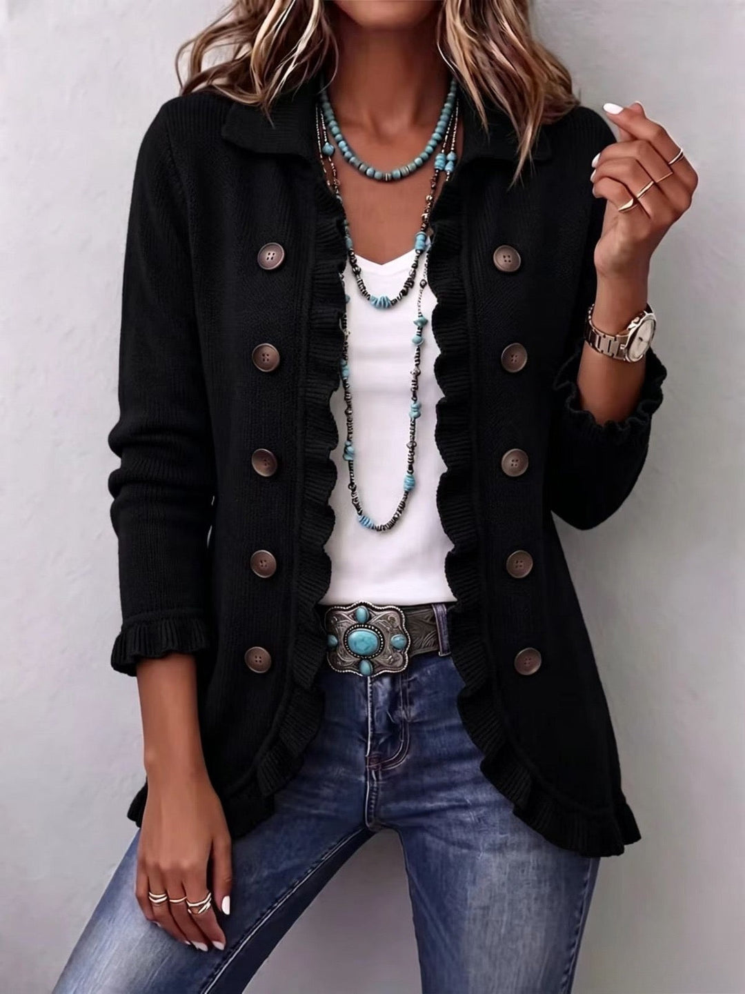 Schwarze Strickjacke mit Rüschen – Produktbild